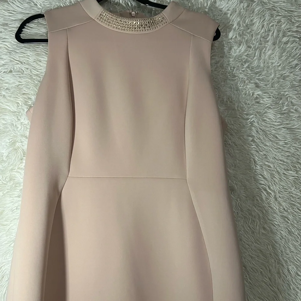 Beautiful blossom dress by Calvin Klein - Picture 4 of 12